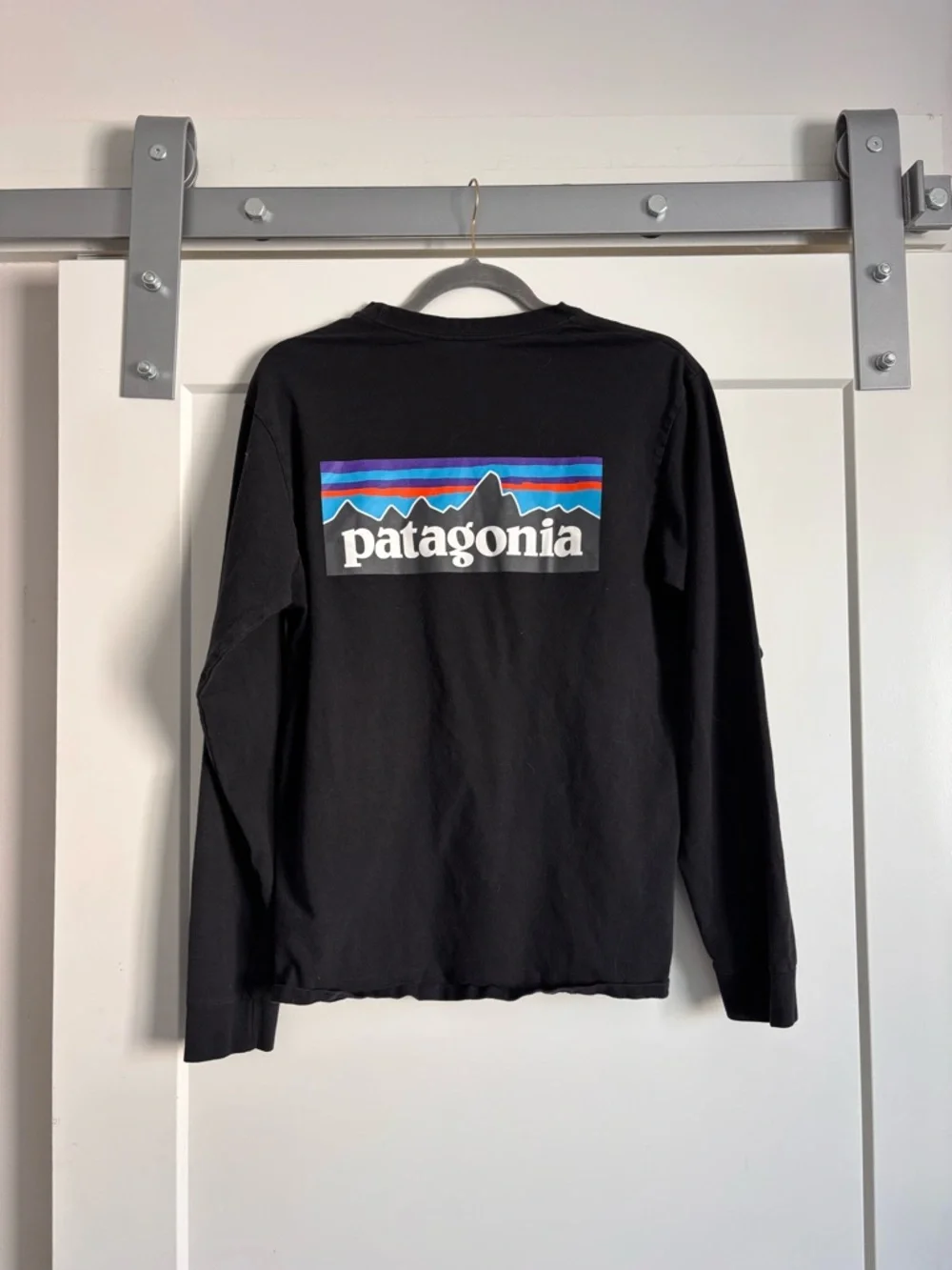 Vintage Patagonia Black Crewneck Long Sleeve T-shirt size small - Picture 1 of 3